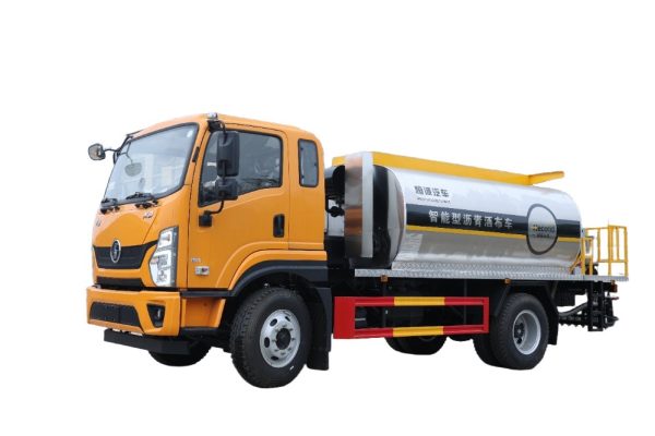 陕汽轩德9方智能沥青洒布车